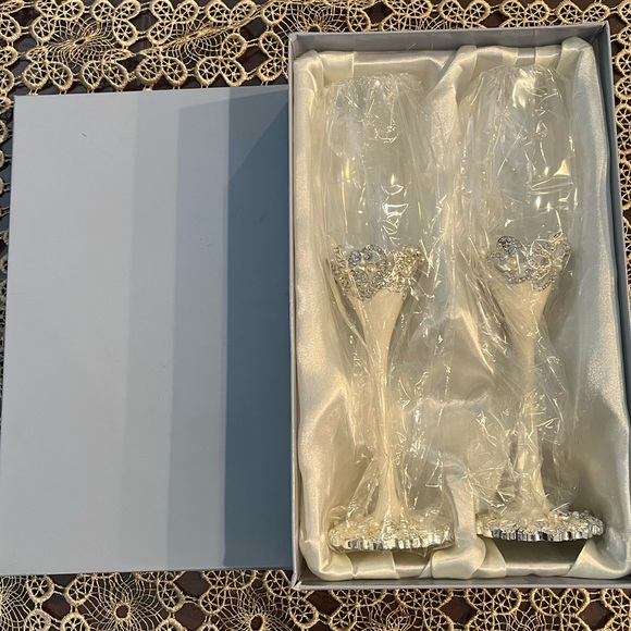 Wedding champagne glasses flutes NEVER USED BRAND NEW - Picture 2 of 3